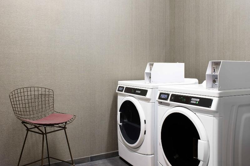 Courtyard by Marriott Denver Aurora image