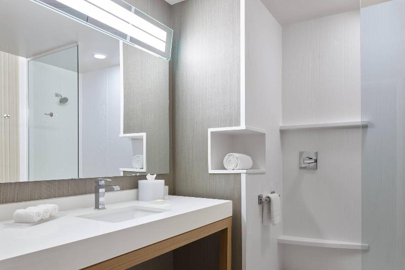 Courtyard by Marriott Denver Aurora image
