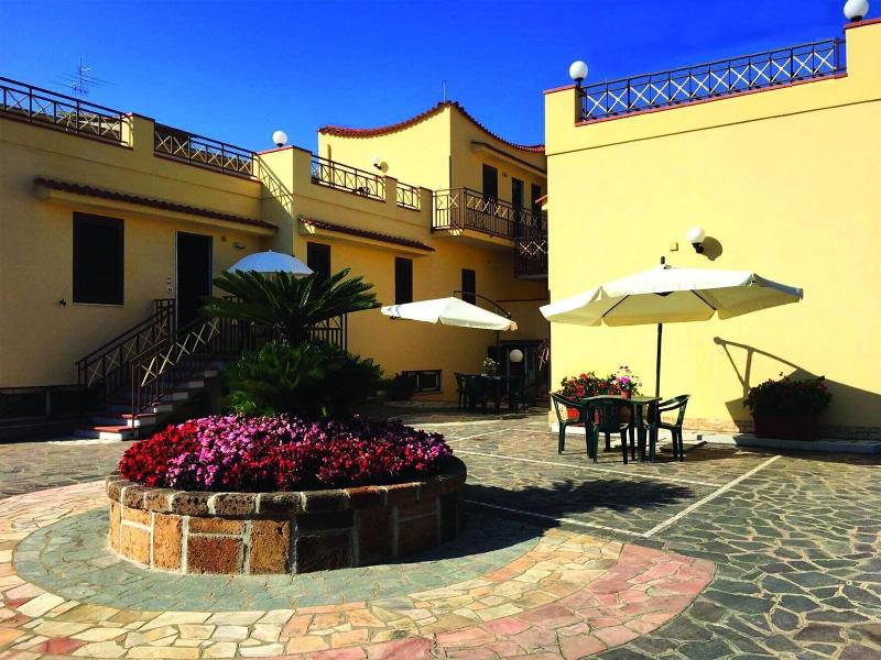 Villa Paeonia image