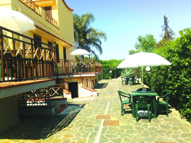 Villa Paeonia image