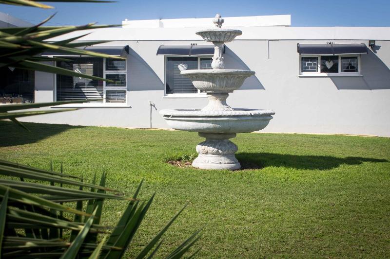 The Vintage Crane Guesthouse 4