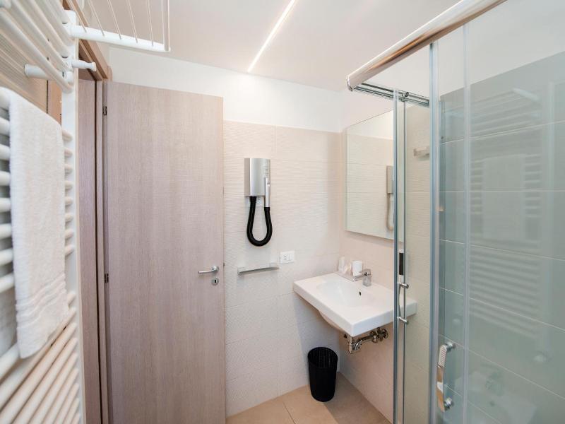 Gu Hotel image