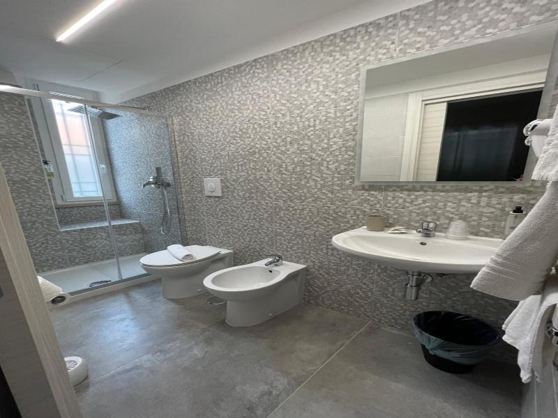Gu Hotel image