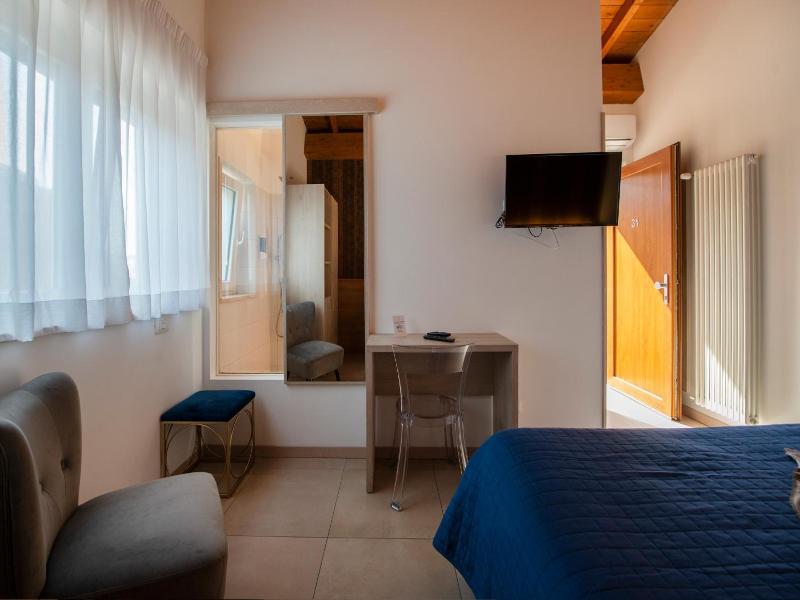 Gu Hotel image