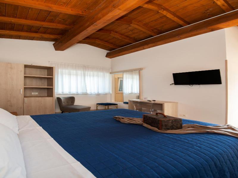 Gu Hotel image