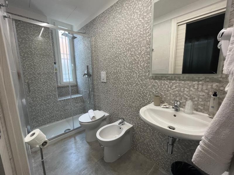 Gu Hotel image