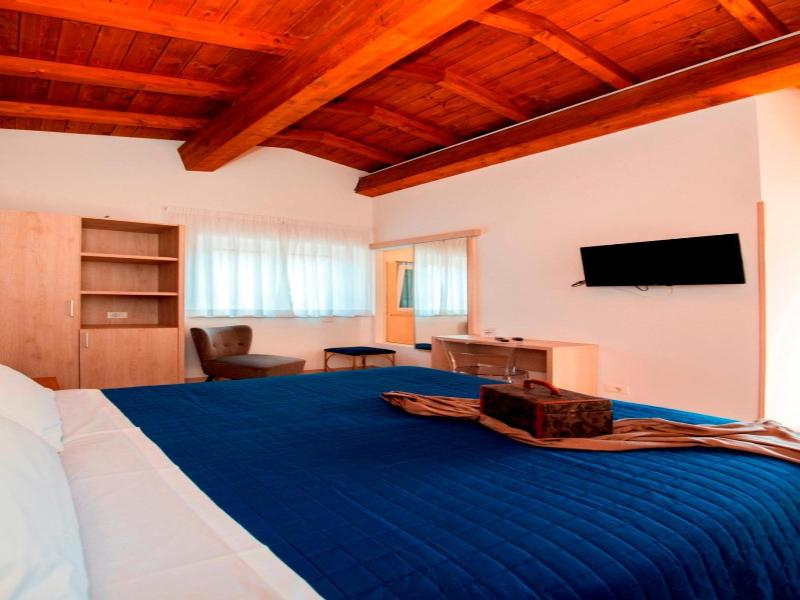 Gu Hotel image