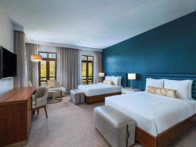The BRIX, Autograph Collection image
