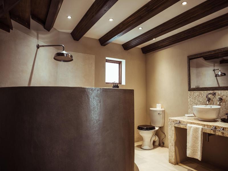 The Iris Boutique Hotel image