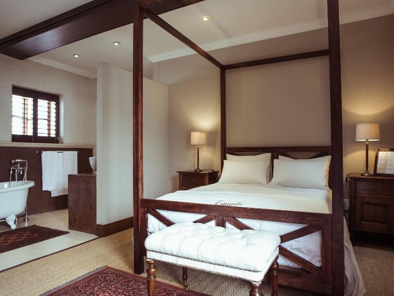 The Iris Boutique Hotel image
