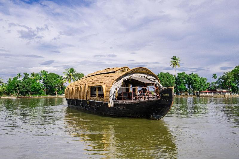 24271 Houseboat My Trip 2bhk — main photo