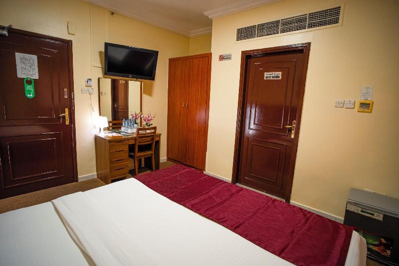 Al Karnak Hotel image