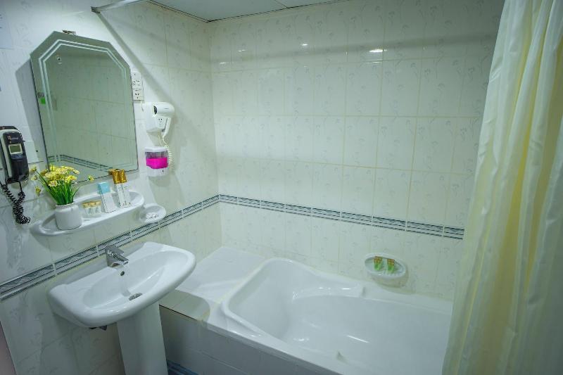 Al Karnak Hotel image