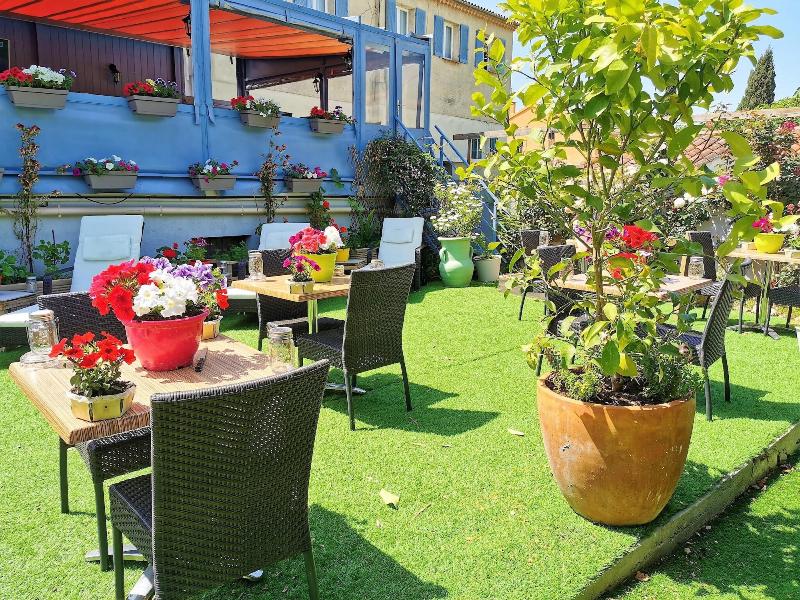 Hotel Escapade image