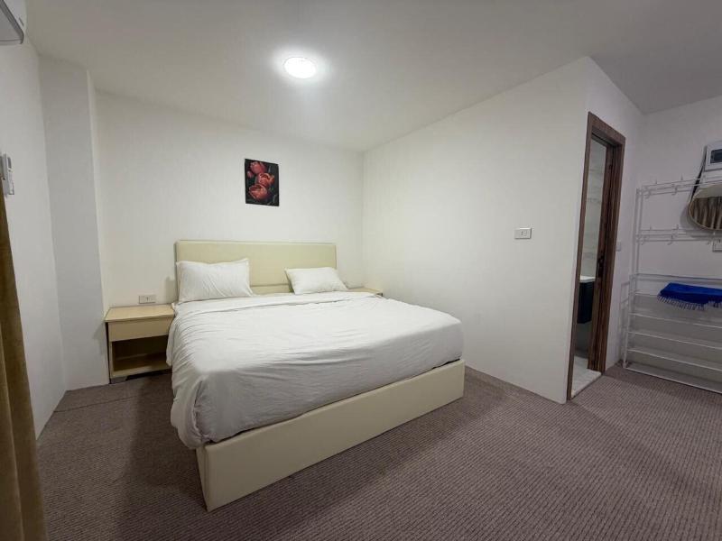 Skylight Apartments image