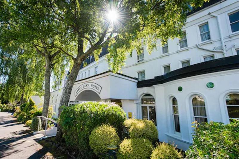 Abbey Lawn Hotel image