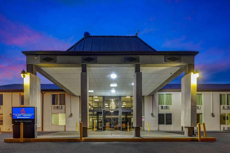 Motel 6 Indianapolis, IN — general view
