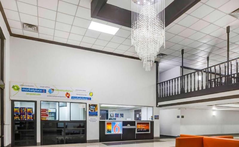 Motel 6 Indianapolis, IN image