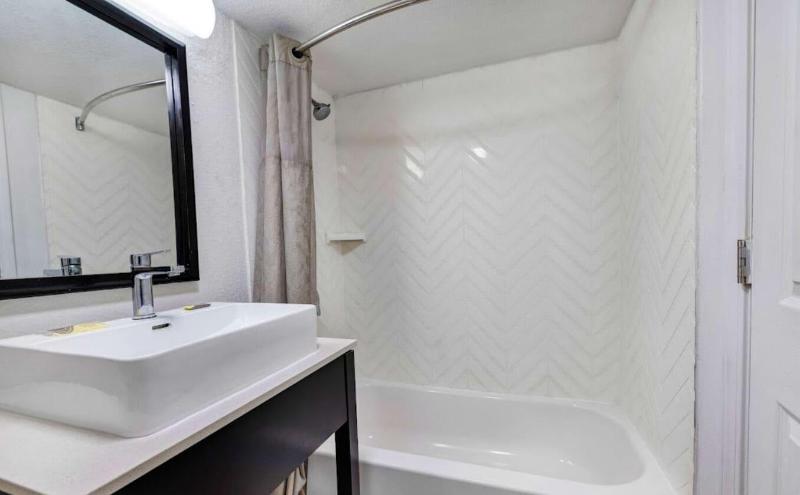 Motel 6 Indianapolis, IN image