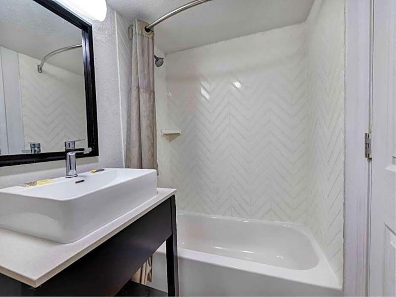 Motel 6 Indianapolis, IN image