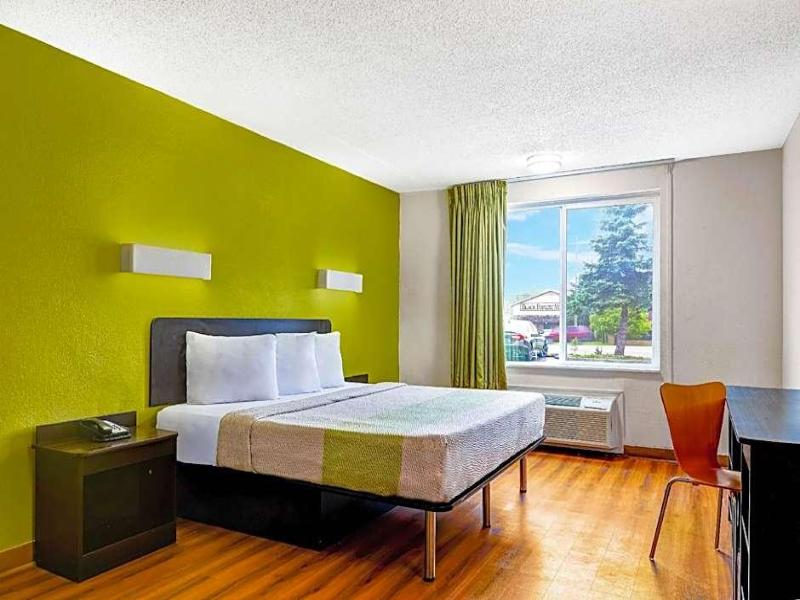 Motel 6 Indianapolis, IN image