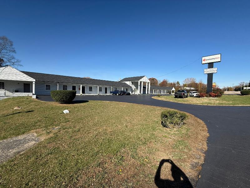 OYO Hotel Economy Inn US-29 Danville image