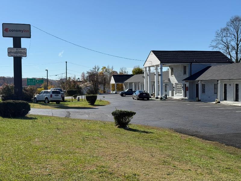 OYO Hotel Economy Inn US-29 Danville image