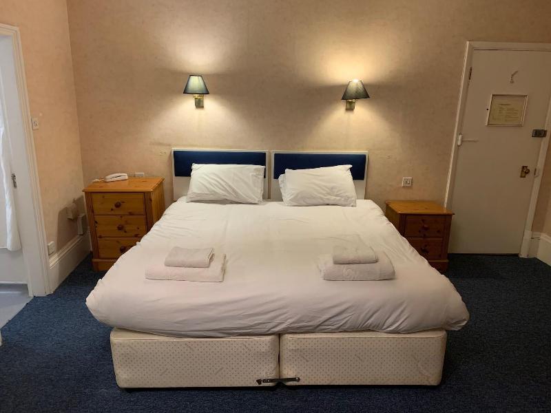 Yelf's Hotel image