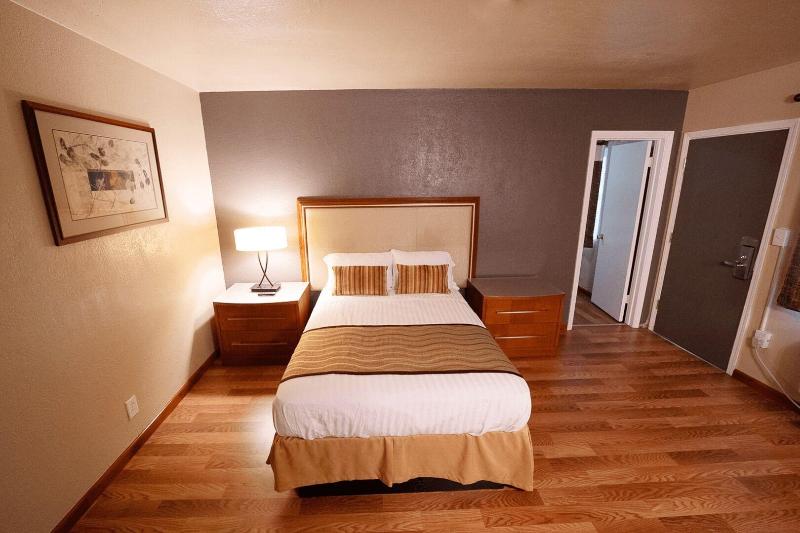 Stay inn suite image