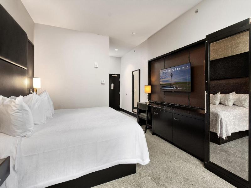 Hotel 21 & Co. image