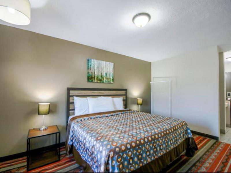 DOUBLE Accessible KING SIZE BED