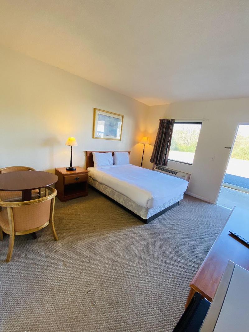 Travelers Place Inn & Suites image