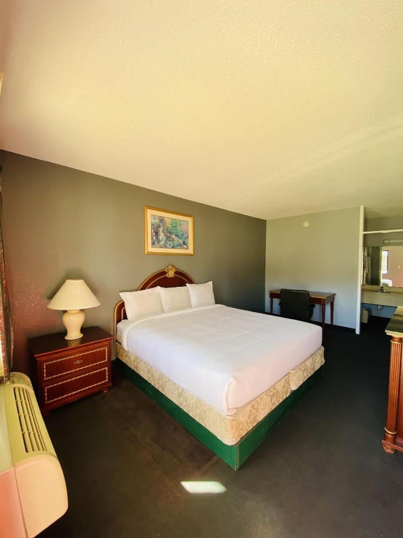 Travelers Place Inn & Suites image
