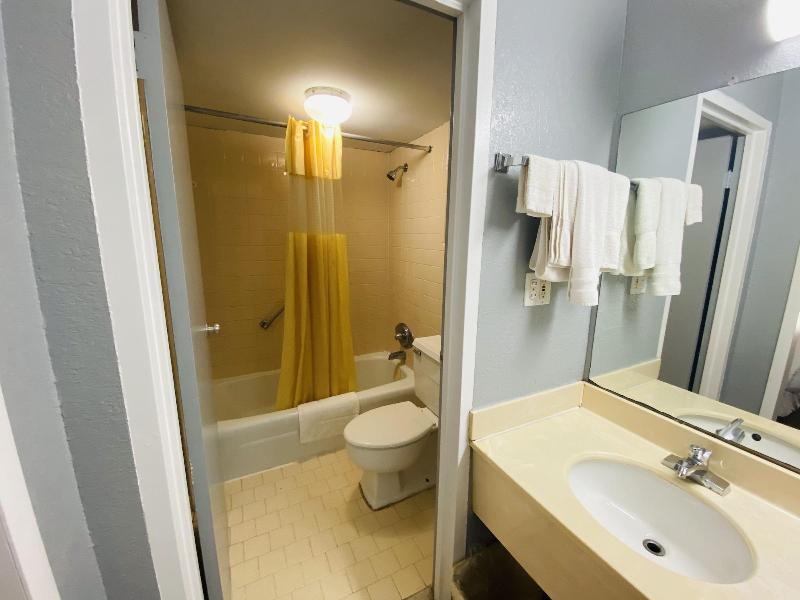 Travelers Place Inn & Suites image