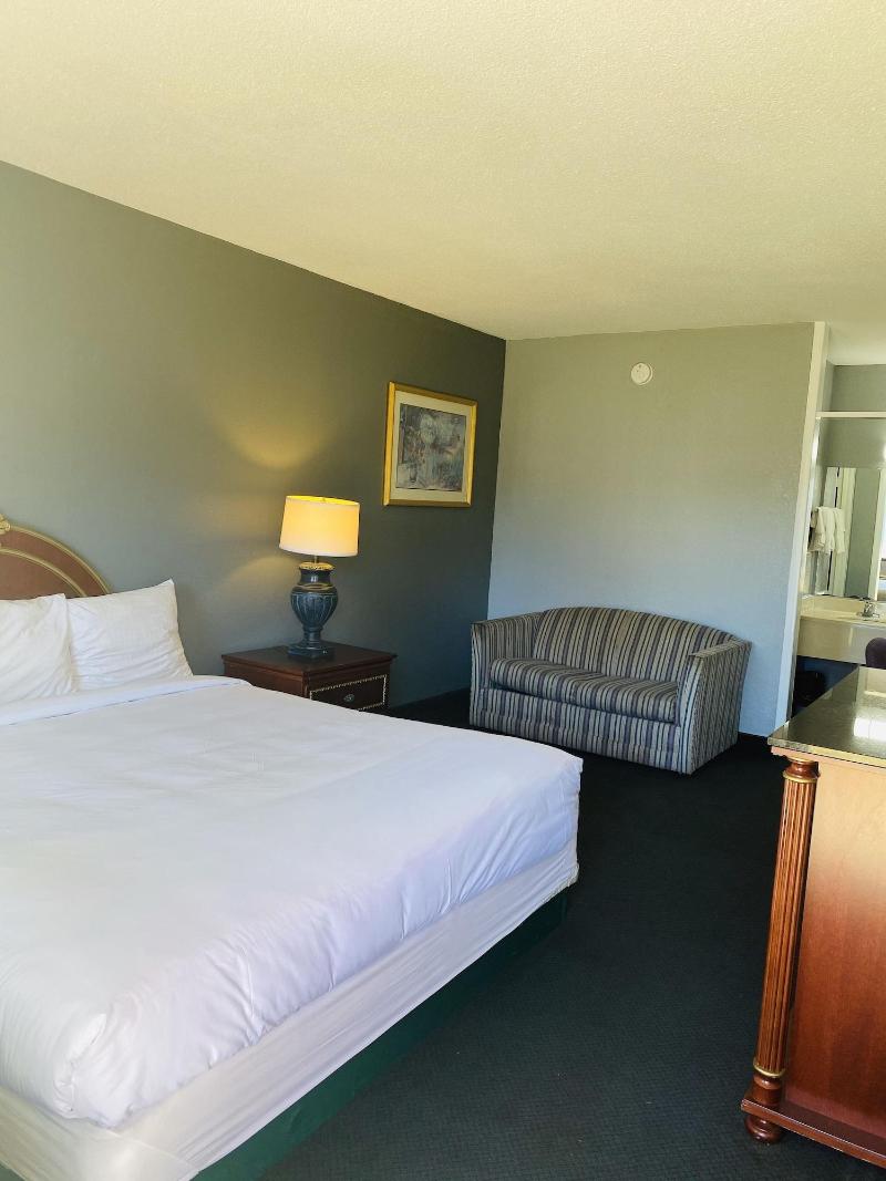 Travelers Place Inn & Suites image