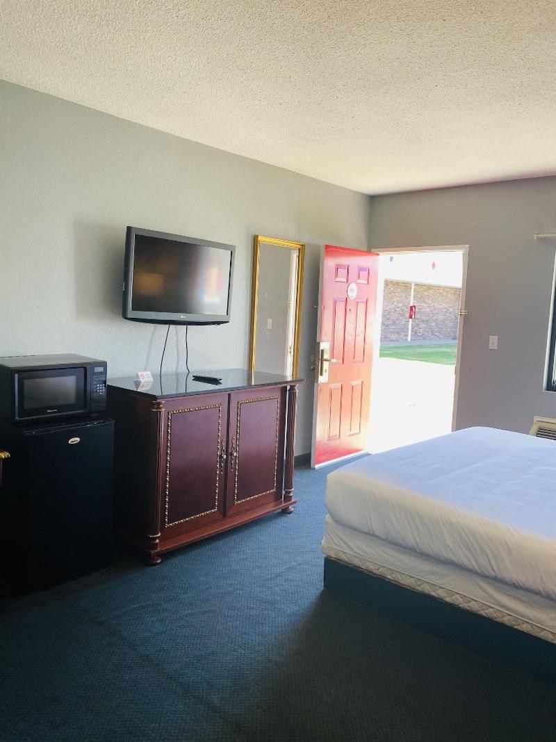 Travelers Place Inn & Suites image