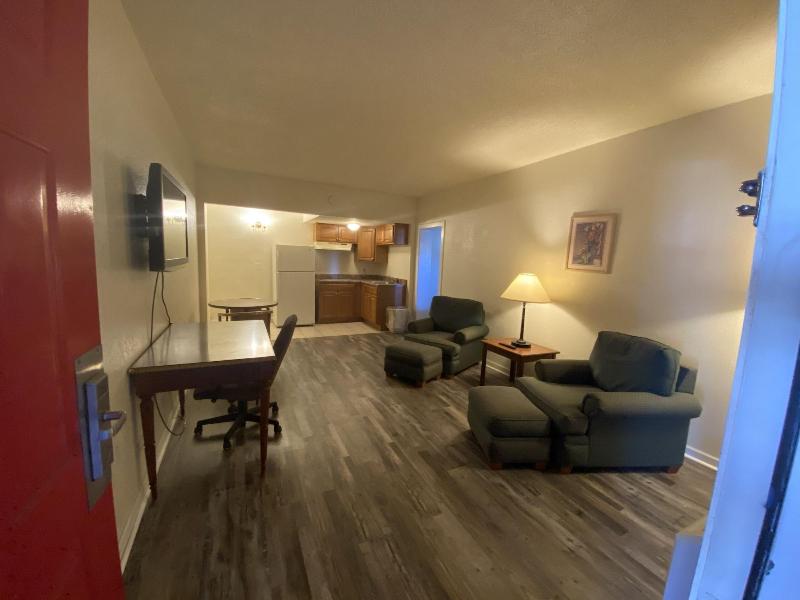 Travelers Place Inn & Suites image