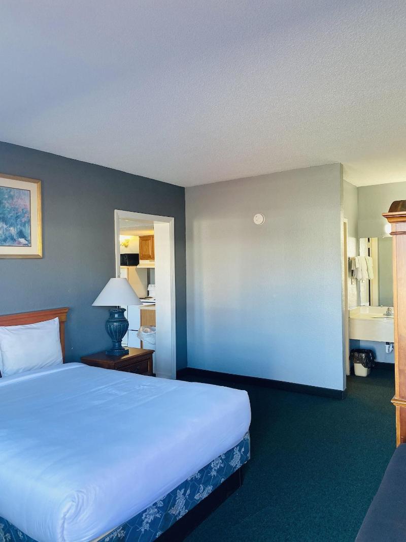 Travelers Place Inn & Suites image
