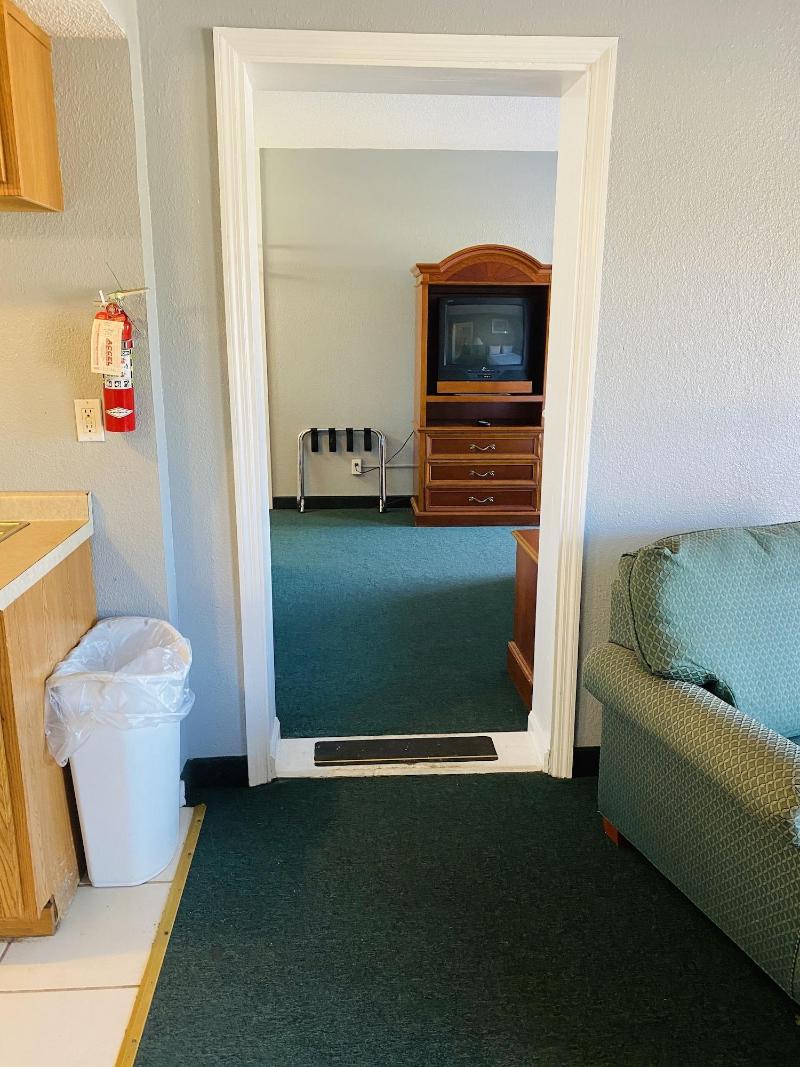 Travelers Place Inn & Suites image