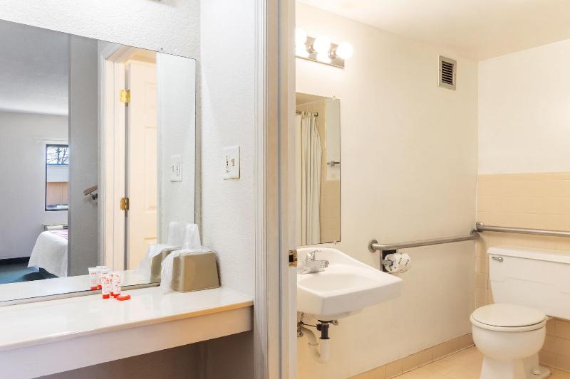 Travelers Place Inn & Suites image