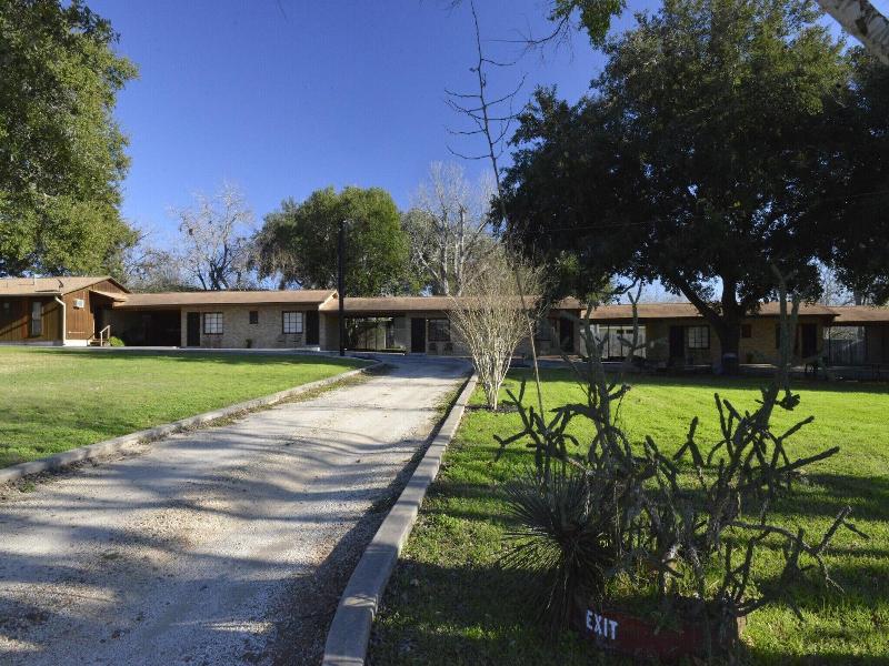 Shiner Country Inn image