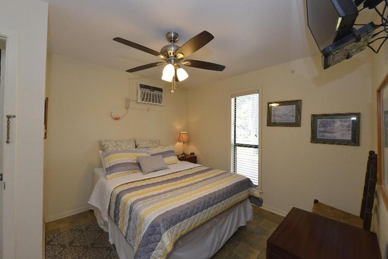 Shiner Country Inn image