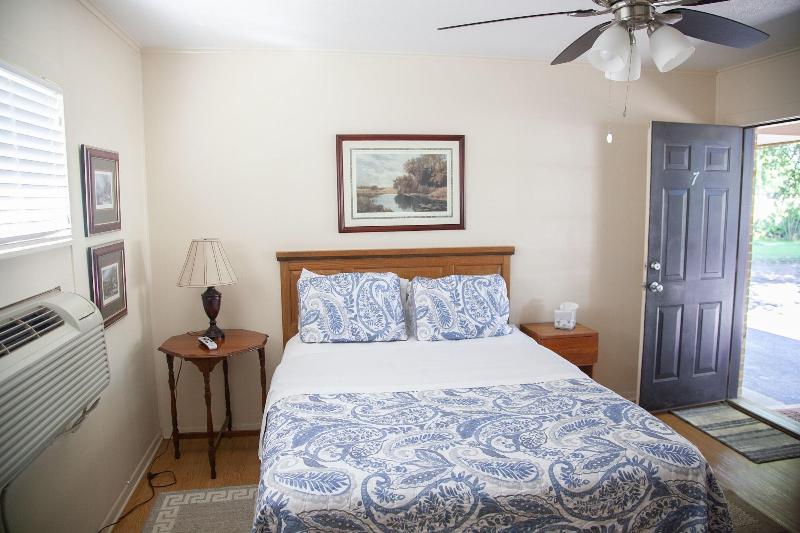 Shiner Country Inn image