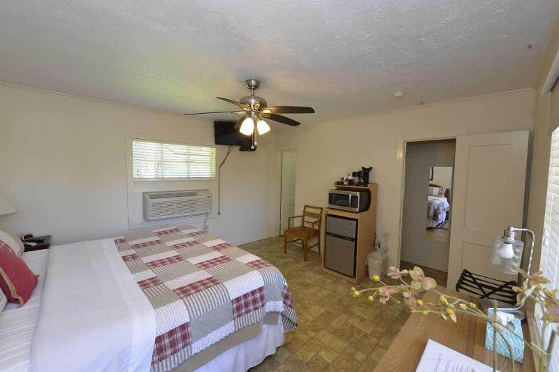 Shiner Country Inn image