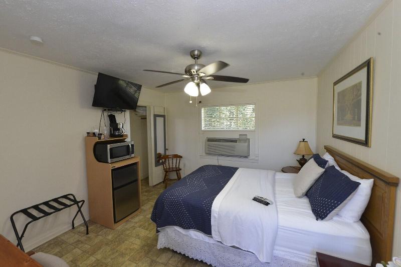 Shiner Country Inn image