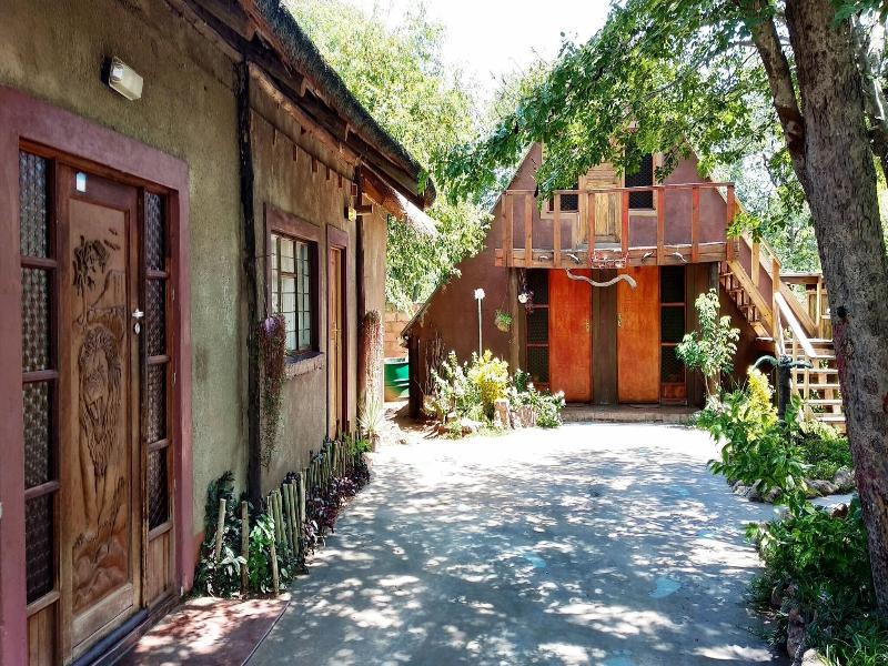Elephant Trail Guesthouse and Backpackers image
