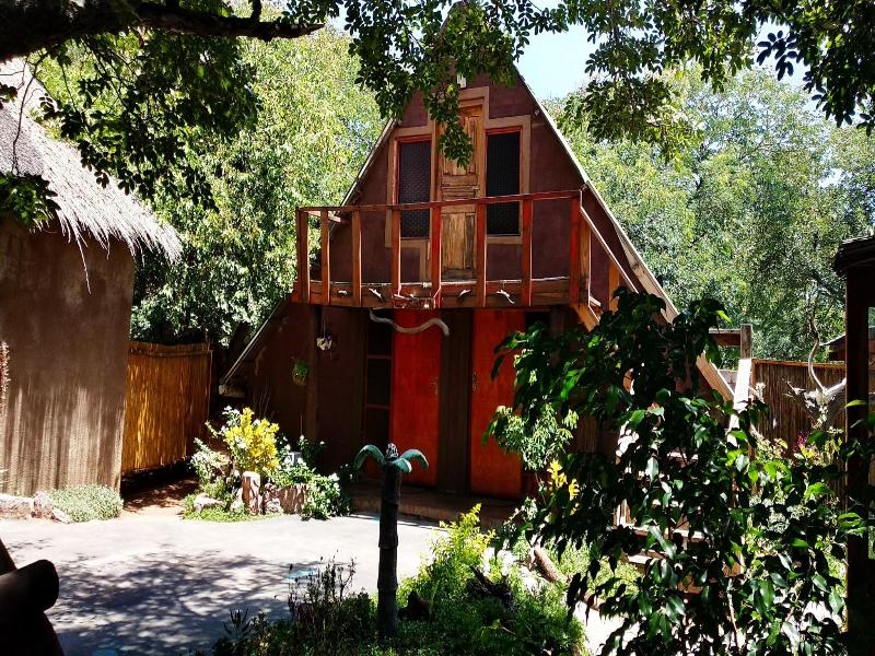 Elephant Trail Guesthouse and Backpackers image