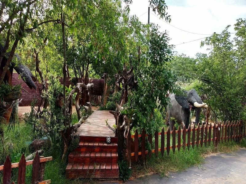 Elephant Trail Guesthouse and Backpackers image