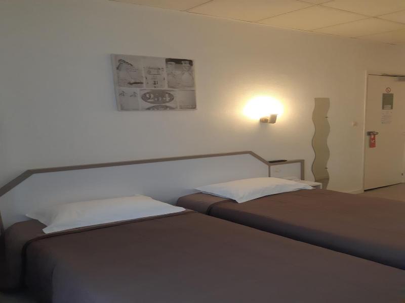 Hotel de La Croix de Malte image
