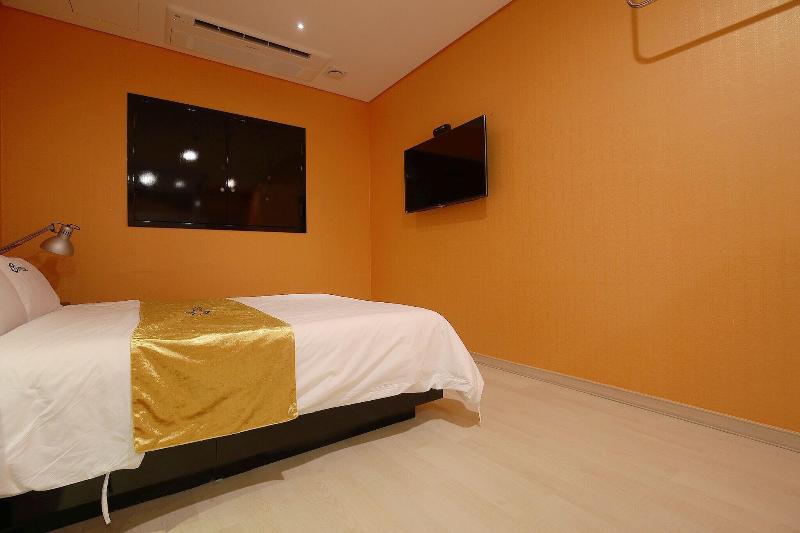 Asan Hotel Cube image
